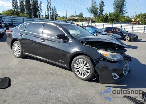 2015 Toyota Avalon Hybrid z USA, uszkodzony, nr VIN 4T1BD1EB0FU037978